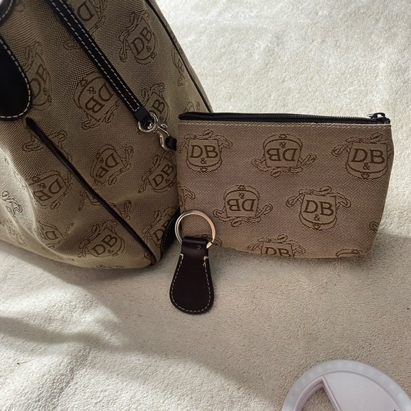 Dooney And Bourke purses and handbags leather Trim Tote + Glasses Case - Picture 5 of 6